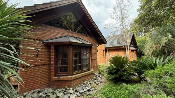 Casa en Los Pinos 1300
