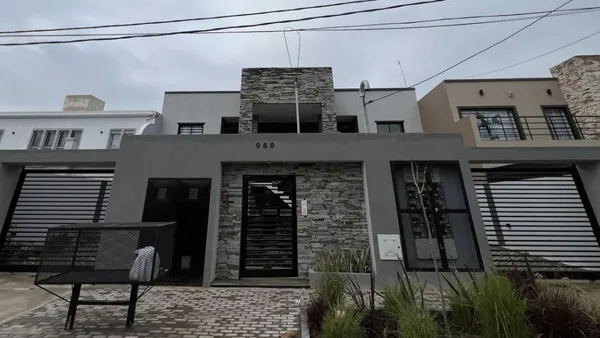 Departamento en José Uriburu 900