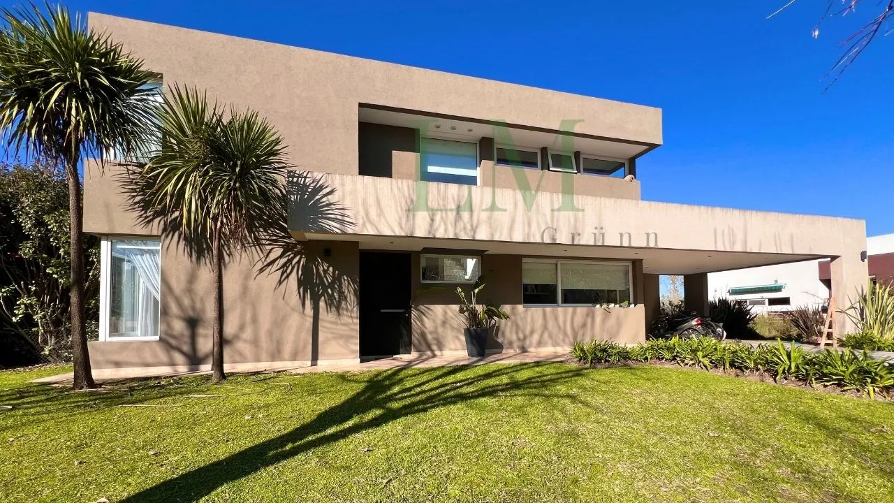 Casa en acceso oeste km4