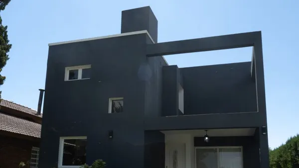 Casa en Juan Manuel de R 2200