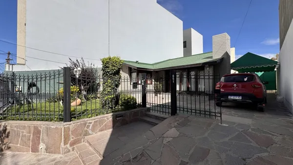 Casa en MARCOS A. ZAR 800