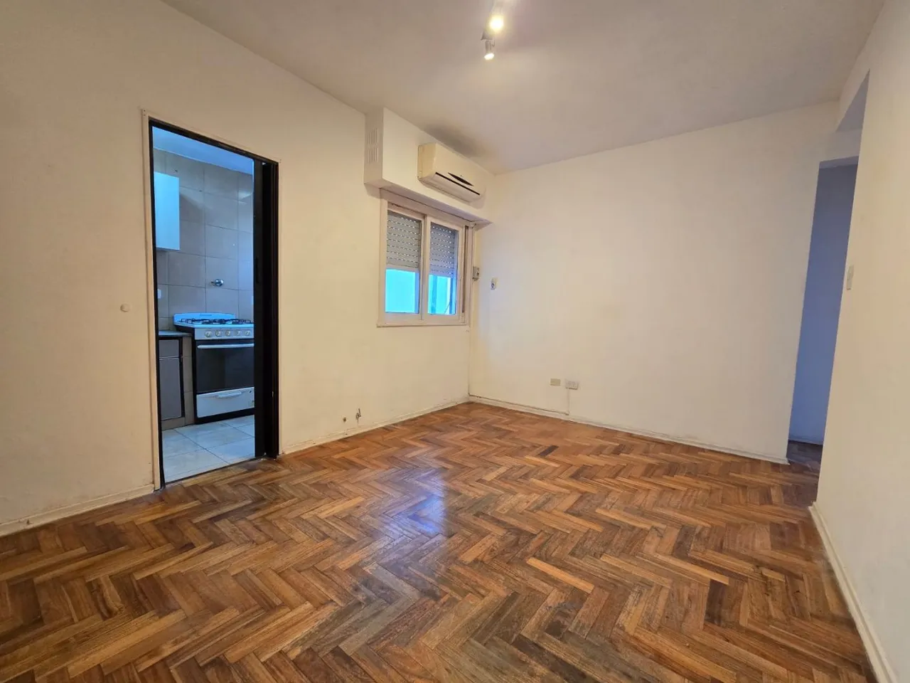 Departamento en PUJOL 1000