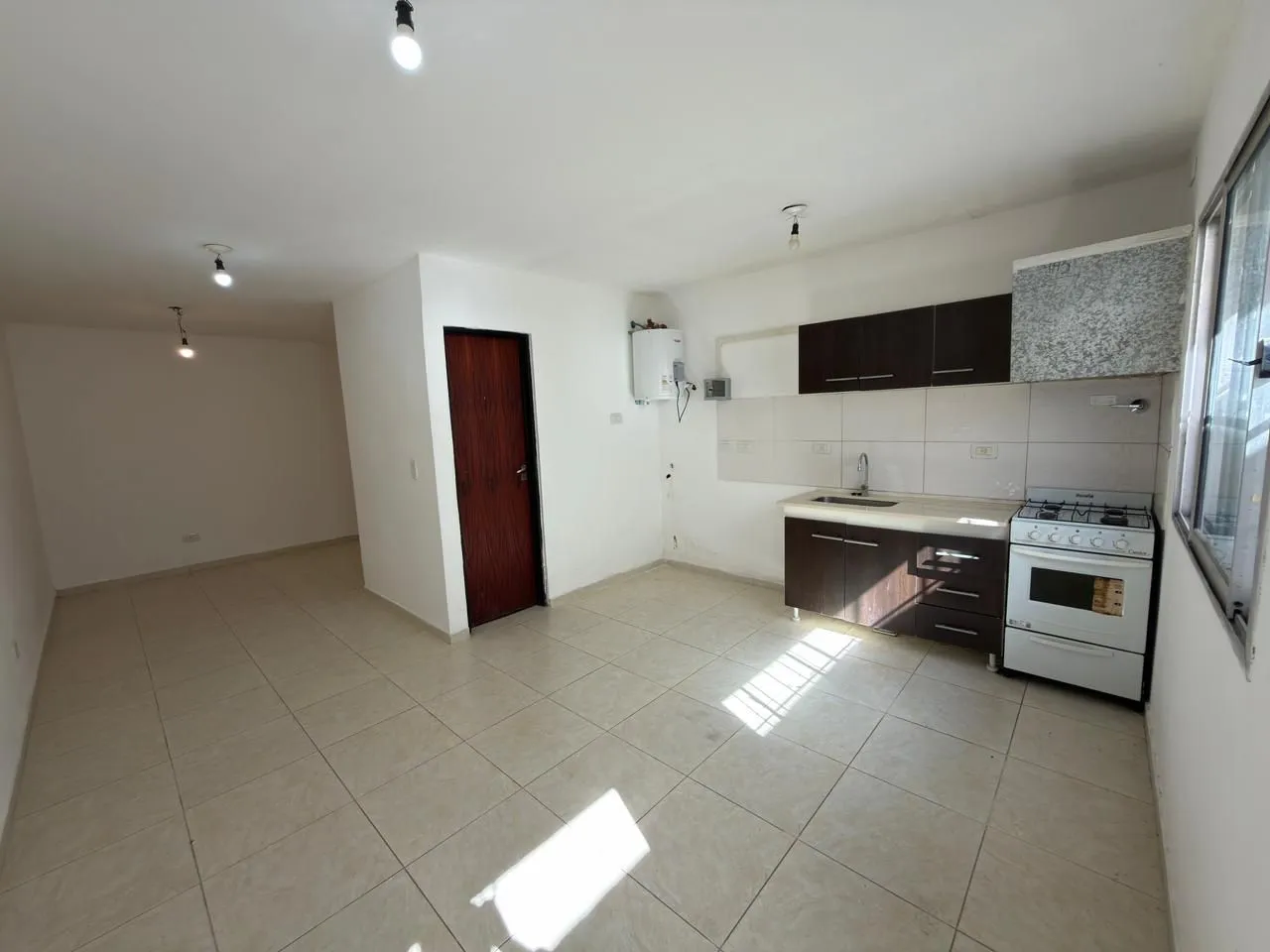 Casa en Primera Junta 2400