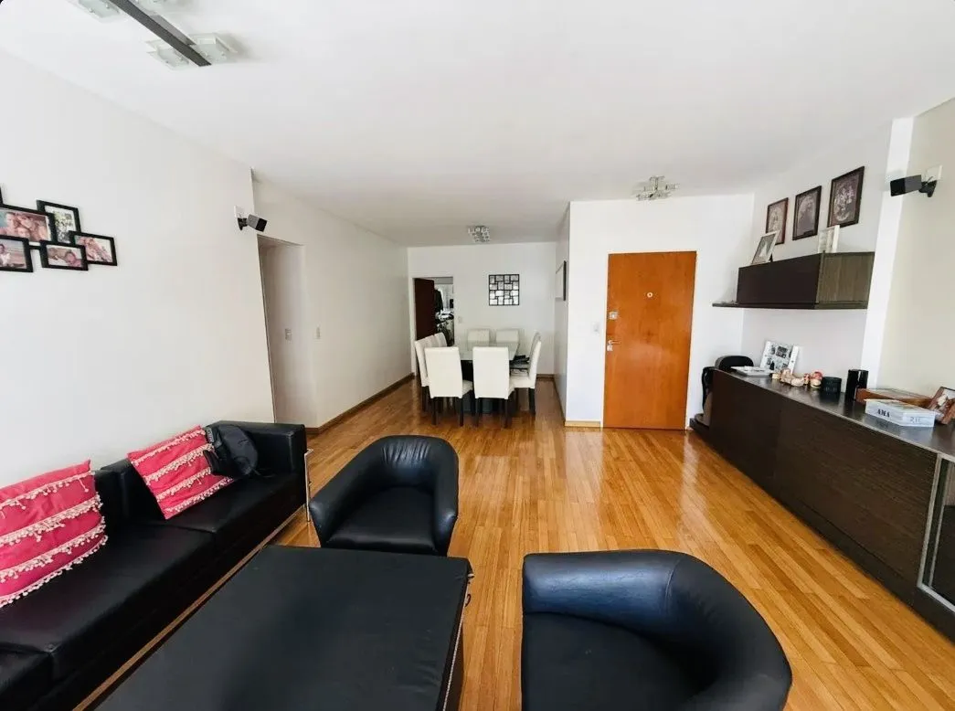 Departamento en Av. Angel Gallar 100