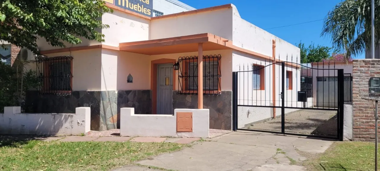 Casa en Av. Las América 3900