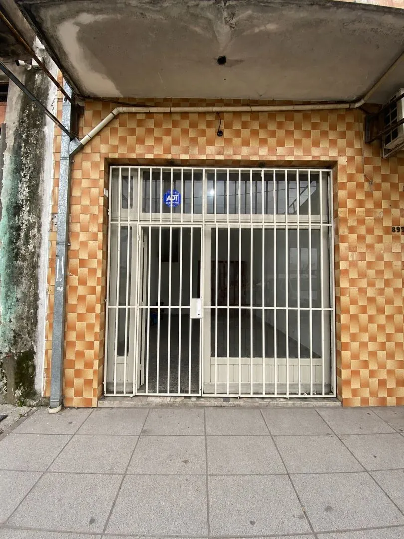 Local Comercial en Juan Manuel de R 8900