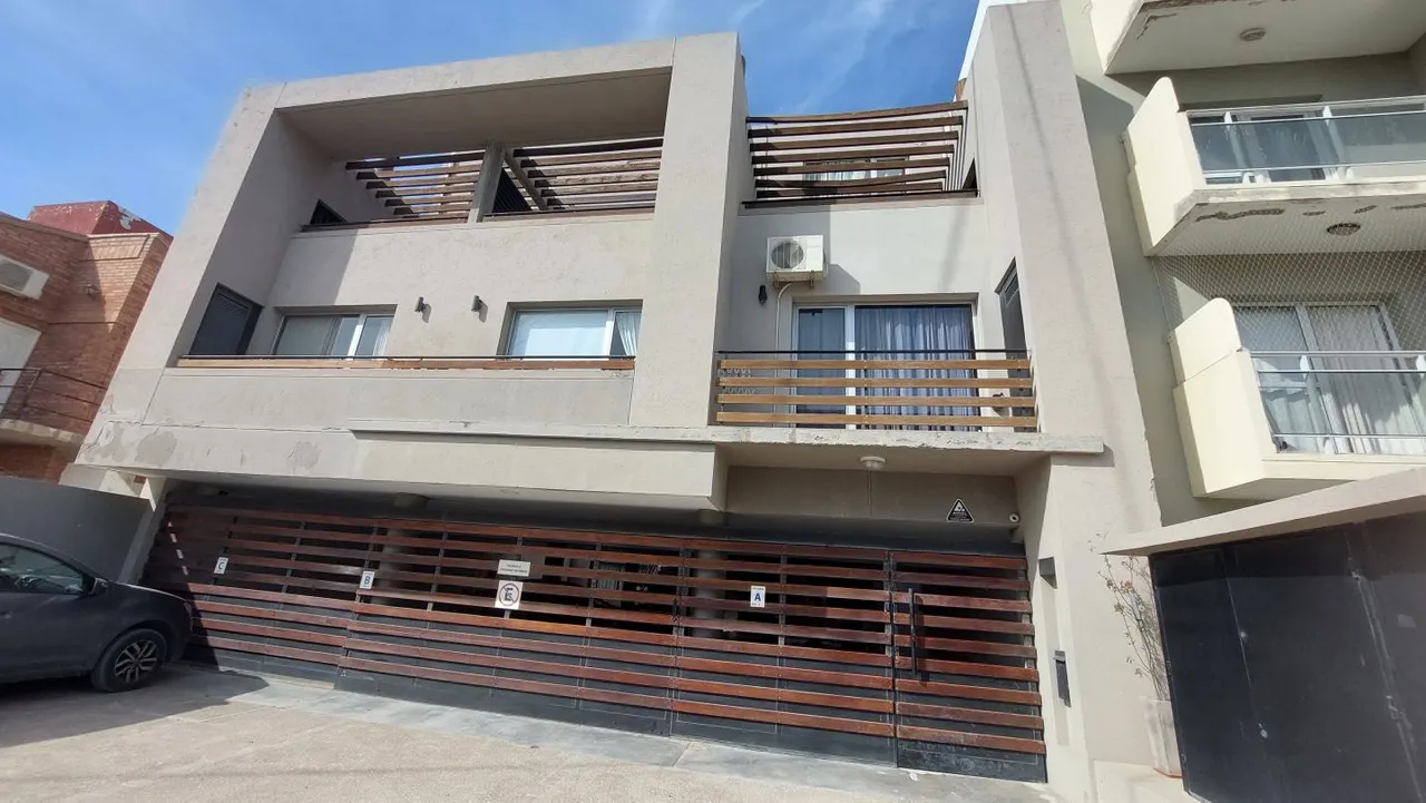 Departamento en LIBERTAD 300