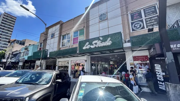 Local Comercial en AV. RIVADAVIA 14000