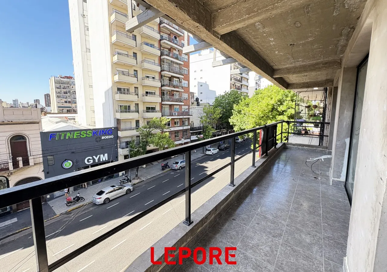 Departamento en Av. San Juan 3900
