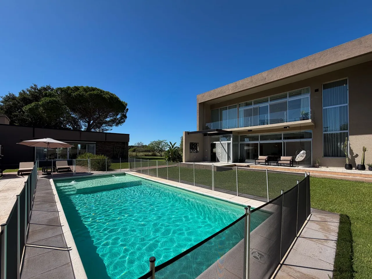 Casa en Almirante Brown 2200