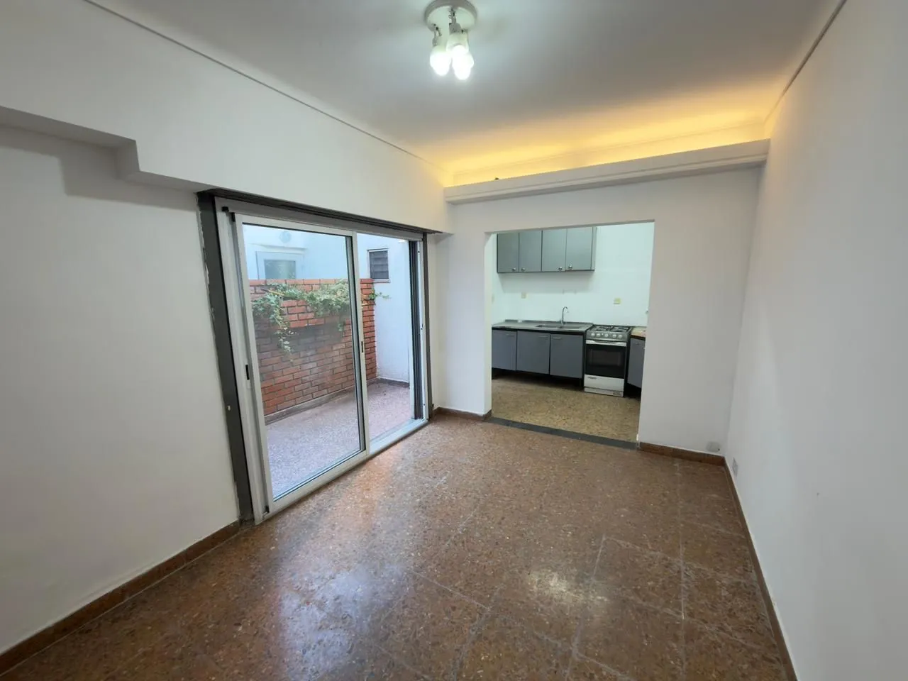 Departamento en Roman Gomez 2000