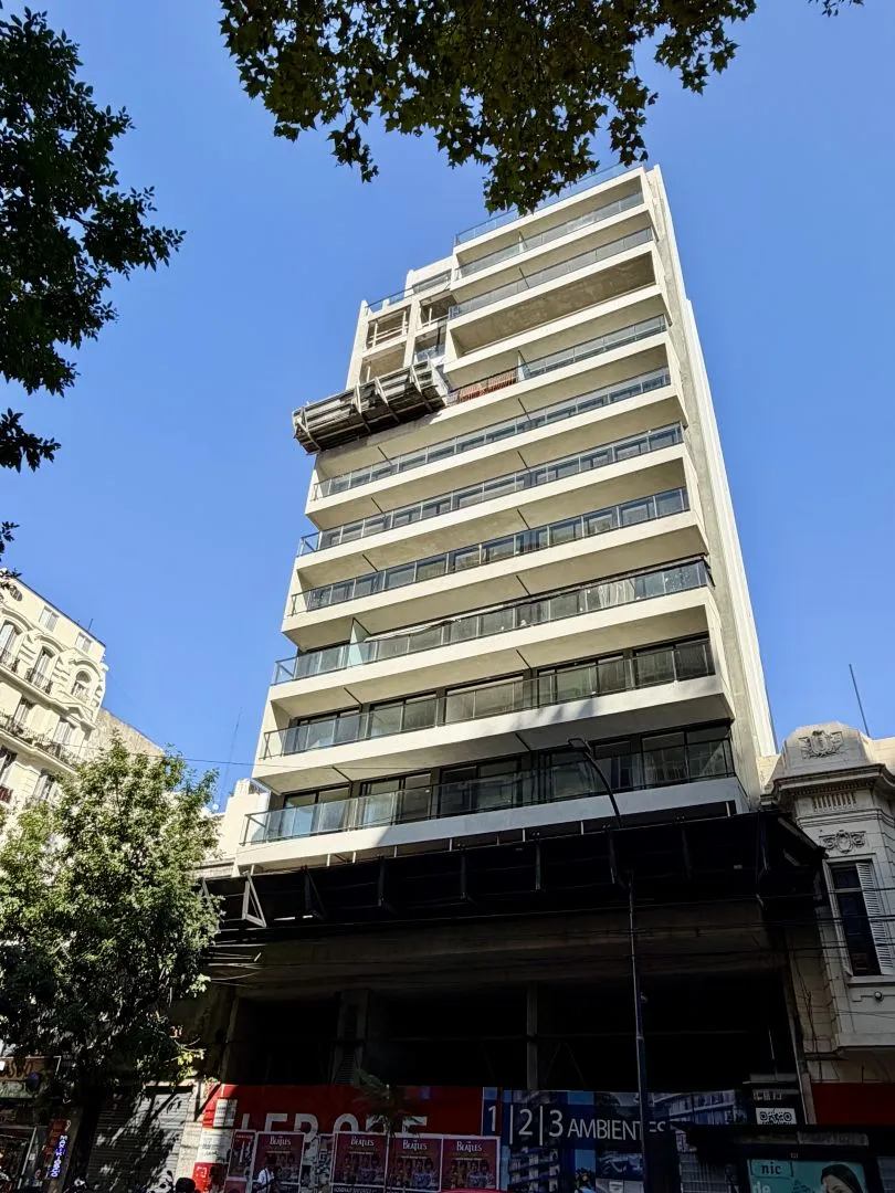Departamento en AV CORRIENTES 2100