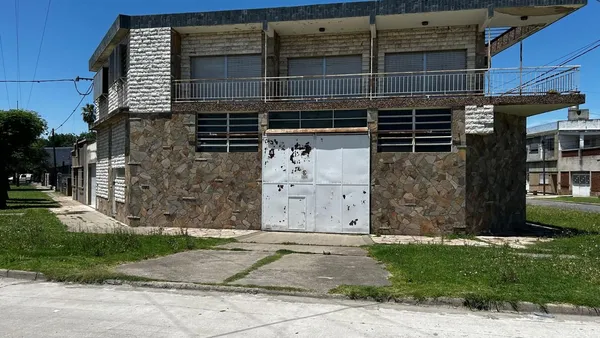 Galpon en Roque Perez 1000