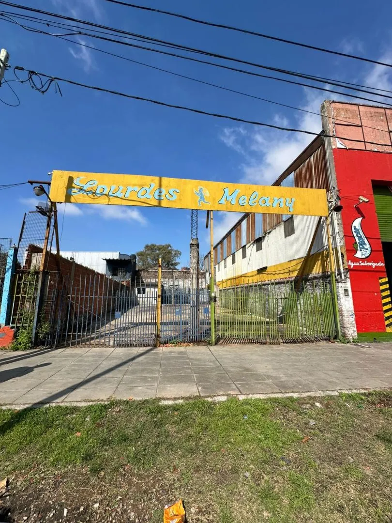 Local Comercial en juan manuel de r 5700