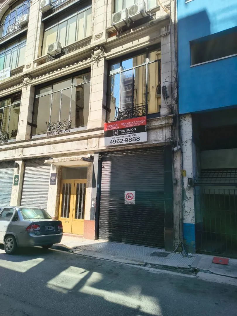 Edificio en YRIGOYEN, HIPOLI 800