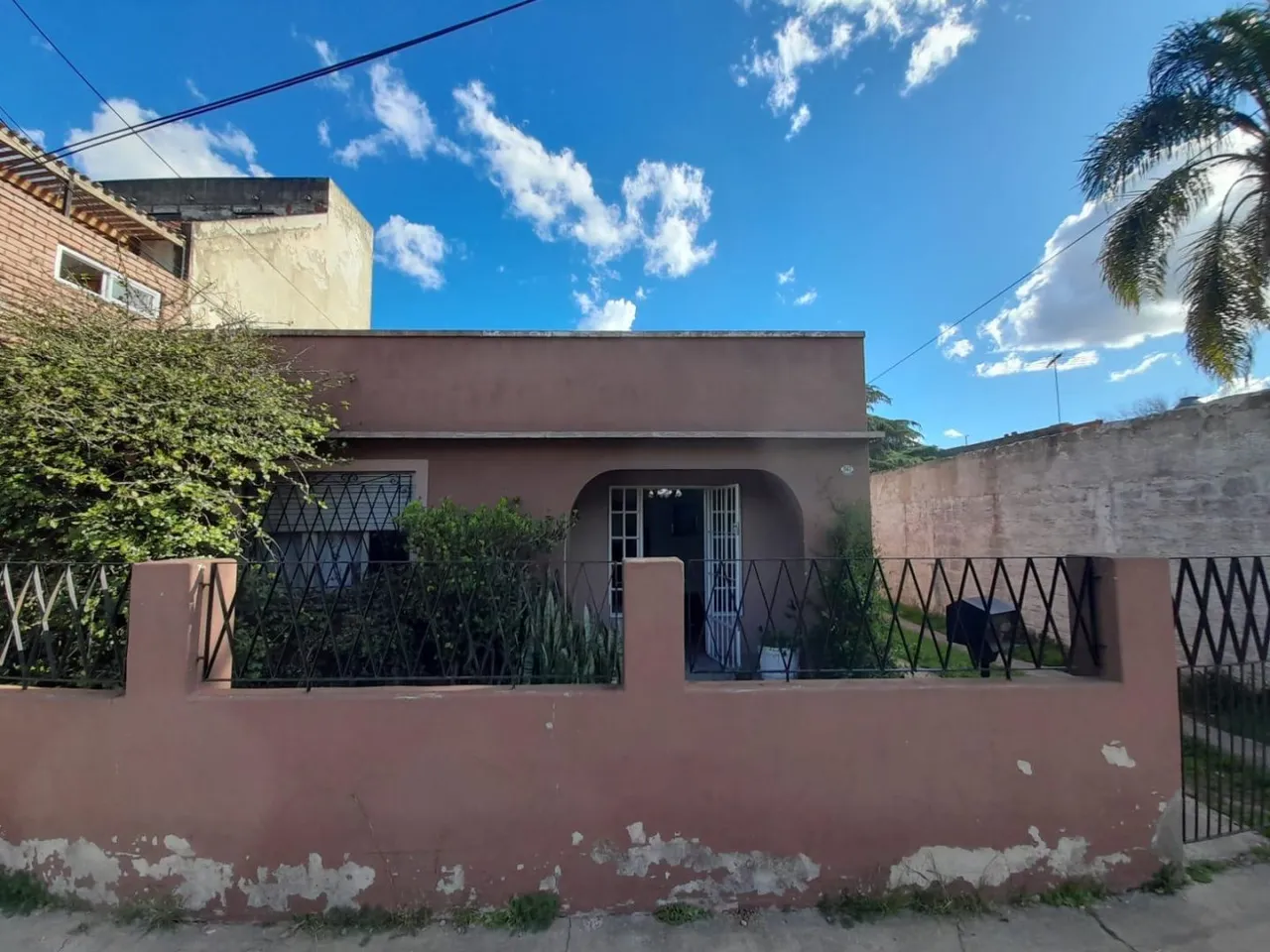 Casa en Gral. Cornelio S 1100
