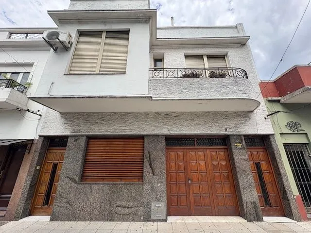 Casa en Avenida Mitre 5200