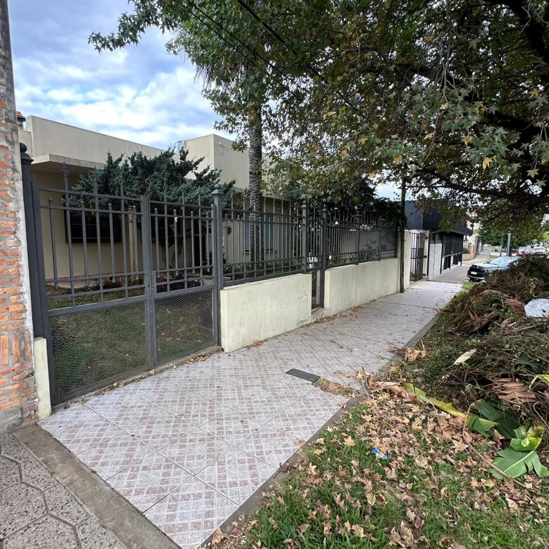 Casa en SAN LORENZO 200