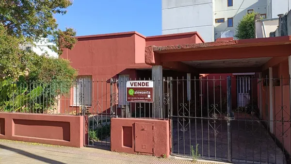 Casa en PINTO 1500
