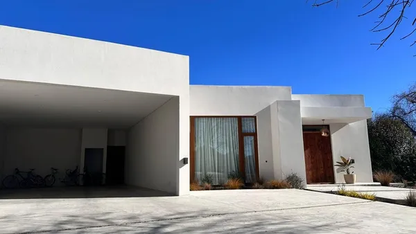 Casa en ACCESO OESTE km