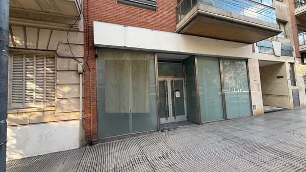 Local Comercial en AV. PUEYRREDON 2300