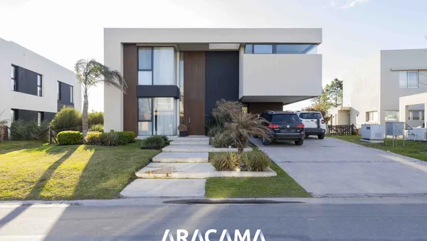 Casa en Barrio Privado T