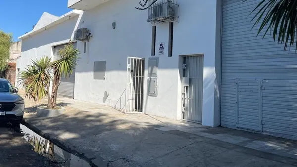 Galpon en Tomas Edison 1200