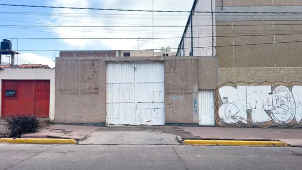 Local Comercial en Espejo y San Mig
