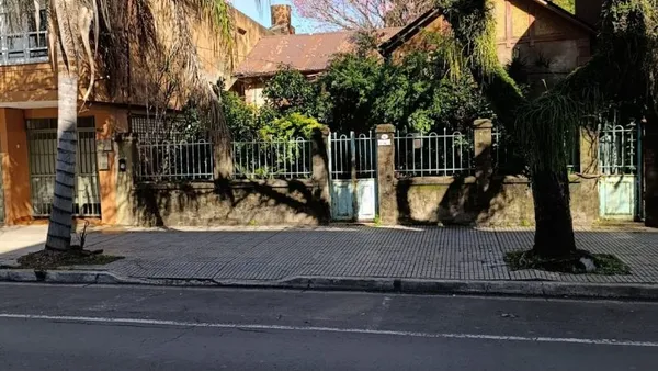 Casa en ayacucho 1200