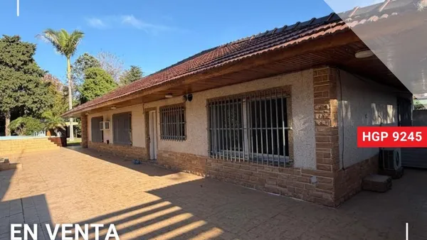 Casa en José E. Uriburu 200