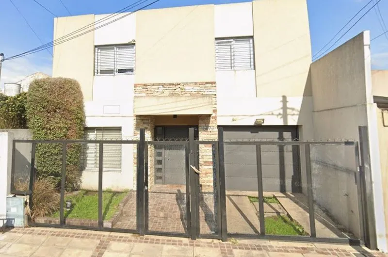 Casa en Gral. Guido 1200