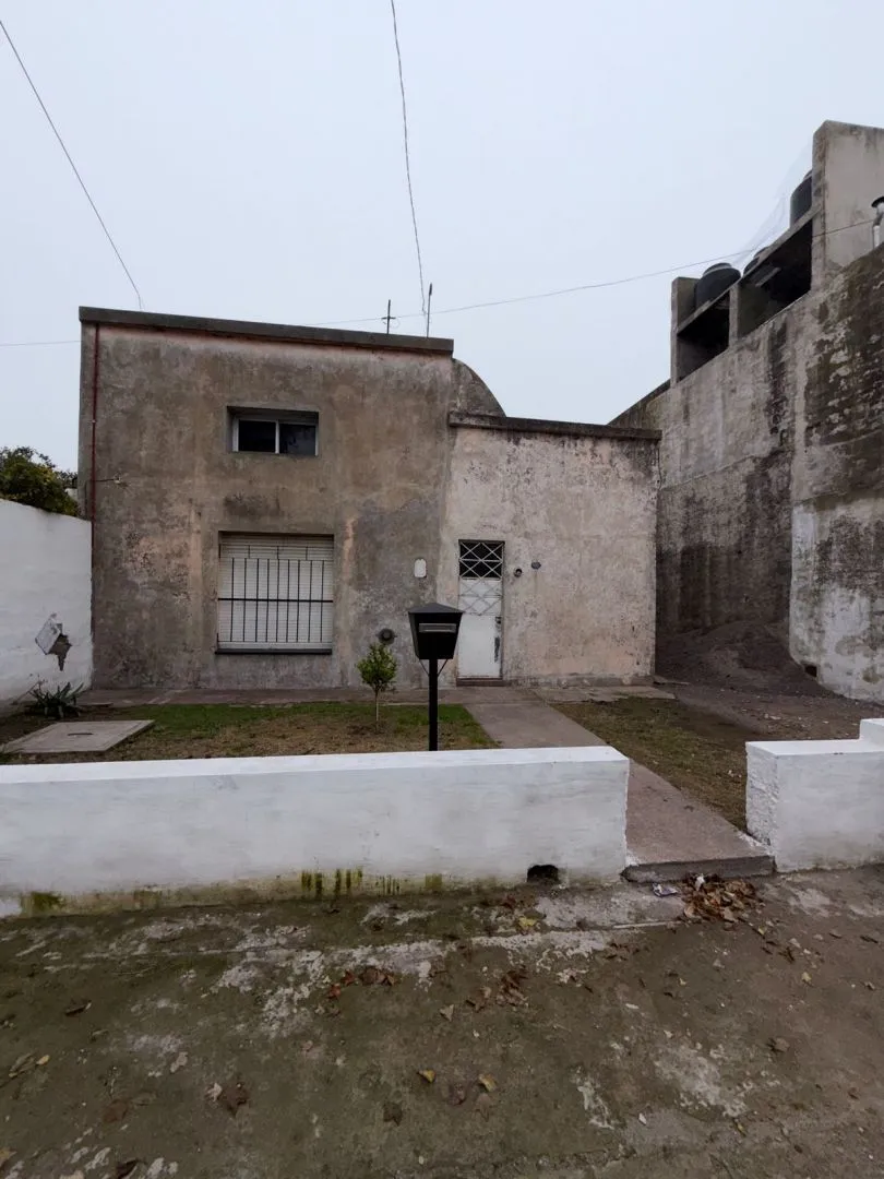 Casa en Amparo Castro 2000