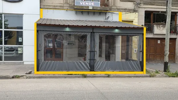 Local Comercial en AV. CHAVES