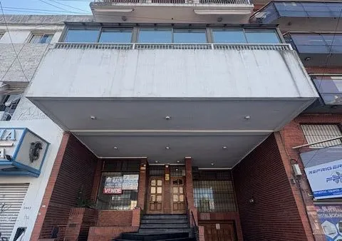 Departamento en Avenida Mitre 2400