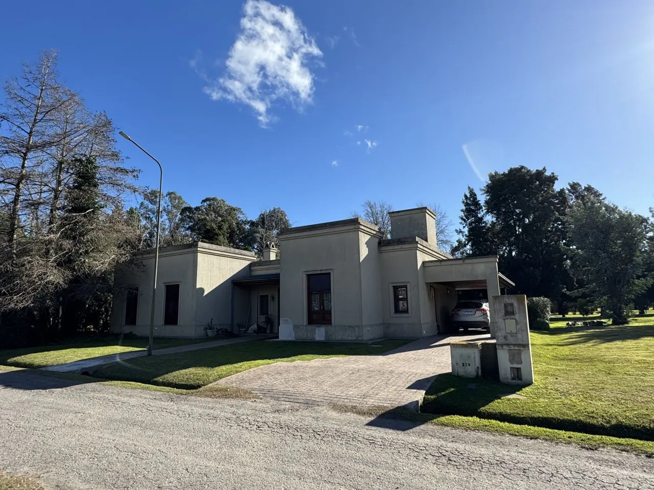Casa en Juan Manuel De R 2200