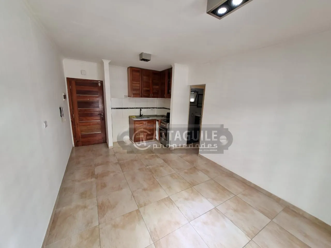 Departamento en 9 DE JULIO 100