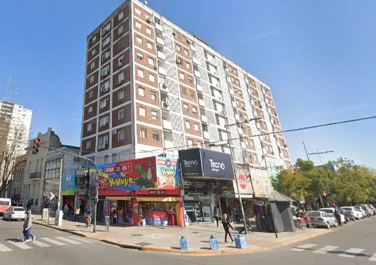 Departamento en Av Peron 1600