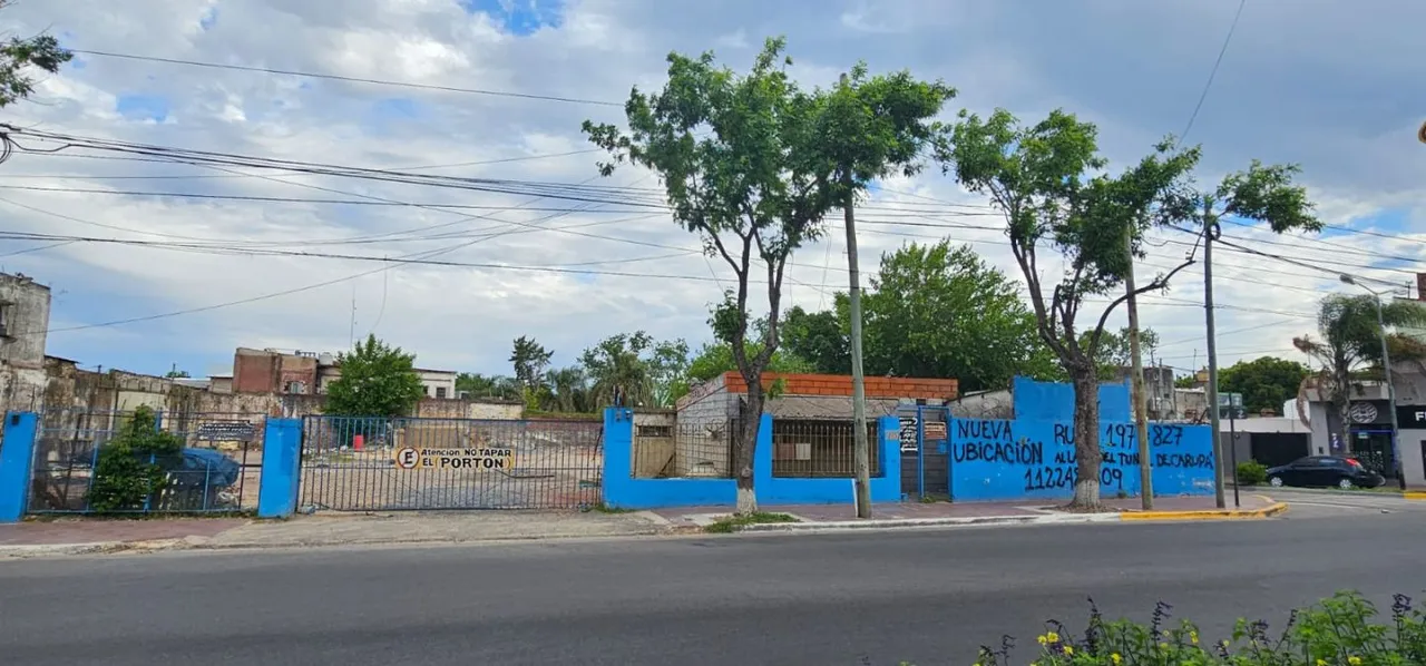 Local Comercial en Hipolito Yrigoye 2300