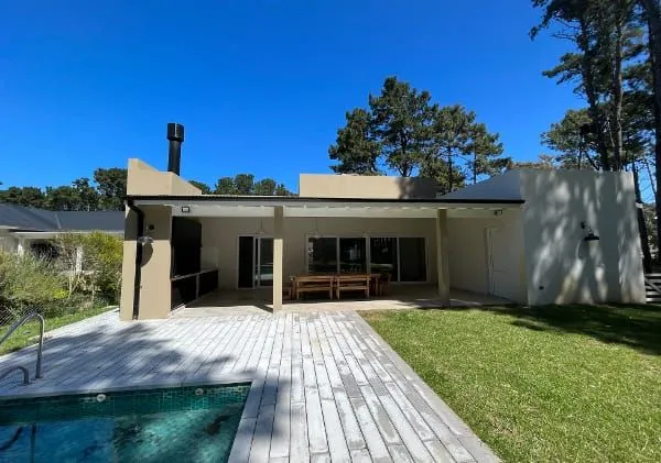 Casa en ruta 100