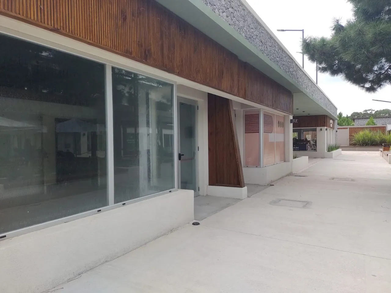 Local Comercial en Locales Comercia 100