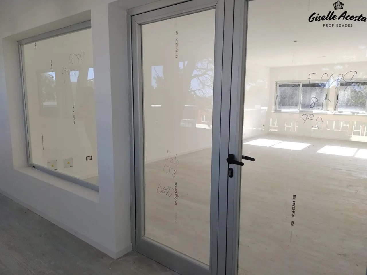 Local Comercial en Oficinas Costa E