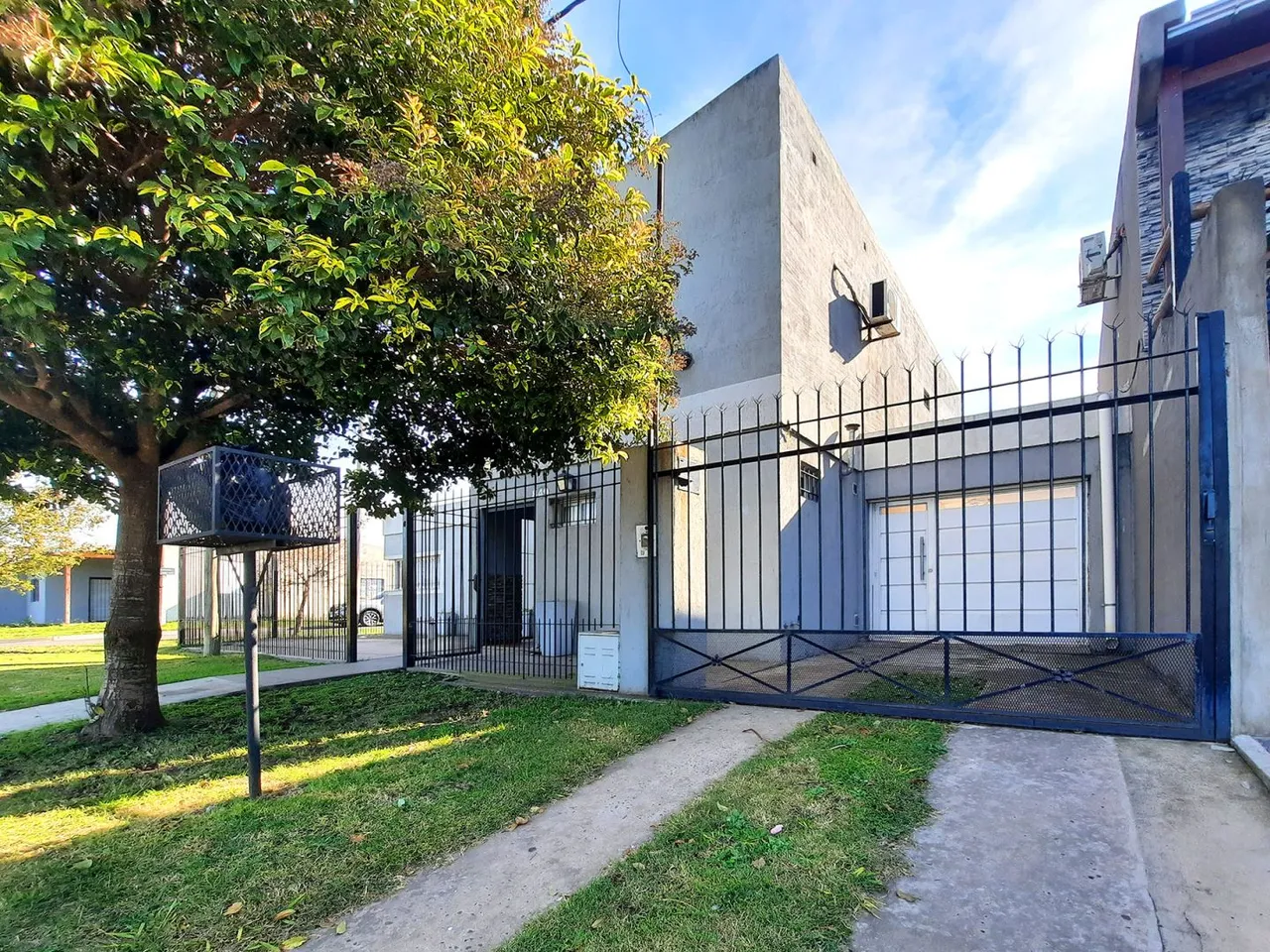 Casa en Coronel Bogado 800