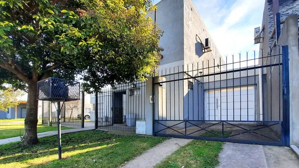 Casa en Coronel Bogado 800