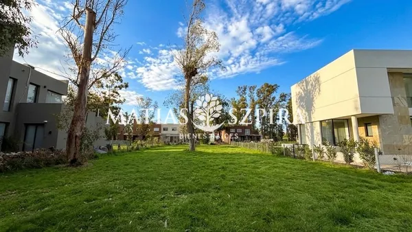 Lote en Los Abedules 4100