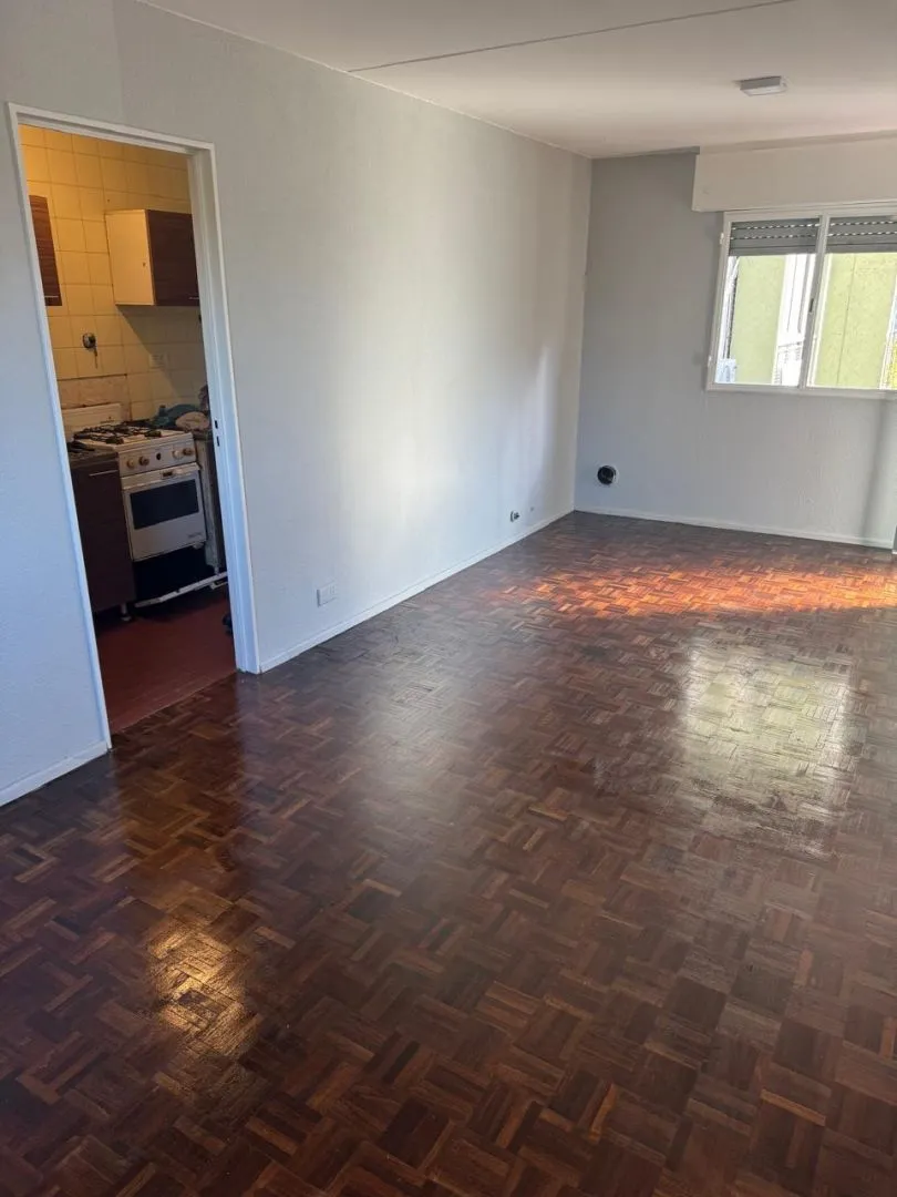 Departamento en DELLEPIANE, L. T 4700