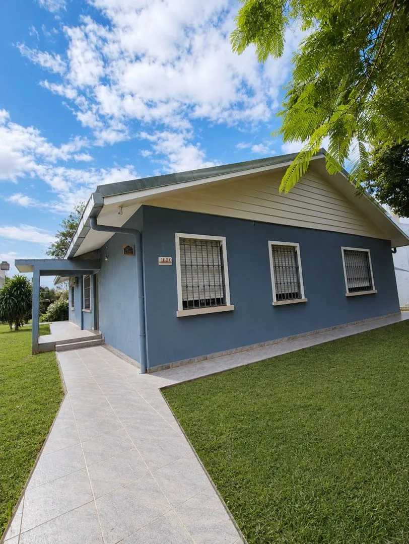 Casa en AV PERON 1600