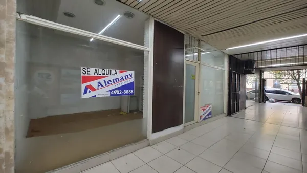 Local Comercial en Av La Plata 100