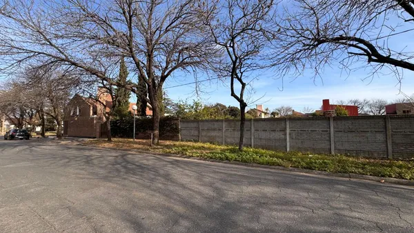 Lote en Estrada Este 800