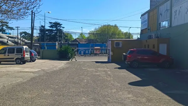 Lote en AV.PRES.JUAN DOM 23800