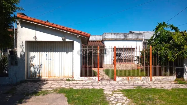 Casa en CENTENARIO 300